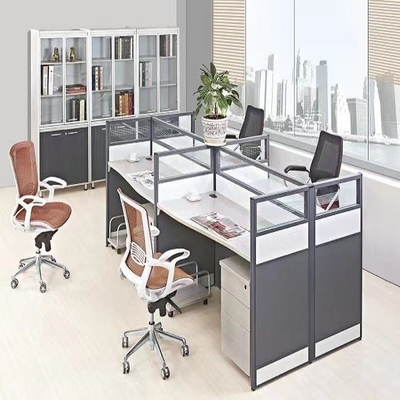 ISO9001 پارتیشن اداری مد پارتیشن دیوار شیشه ای 4 نفره اطاقک MFC جداکننده میز مدرن